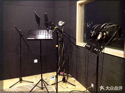 凌晨音樂(lè)錄音棚